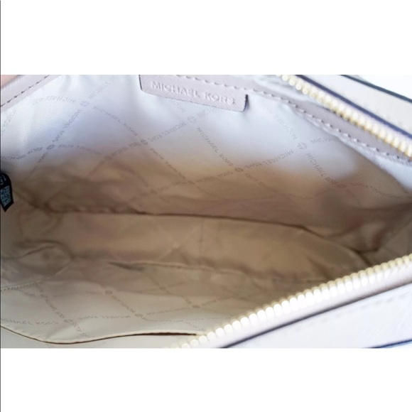 Gaby’sBags👜💕-Michael Kors Large Crossbody Fawn - Picture 4 of 5